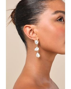 petit moments Heights Pearl Drop Earrings - Natural