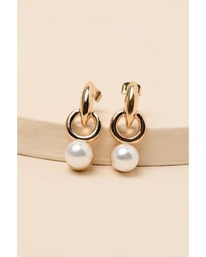 Lulus Arda Pearl Doorknocker Earrings - Natural