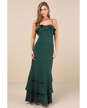 celebration time emerald green sleeveless tiered midi dress Lulu's tiered midi dress Medium Lulus