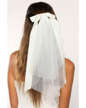 Lulus Aisle Style Satin Bow Hair Clip Mini Veil - White