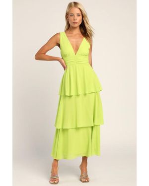 celebration time emerald green sleeveless tiered midi dress NWT Lulu's Celebration Time Emerald Green Sleeveless Tiered Midi Dress | M