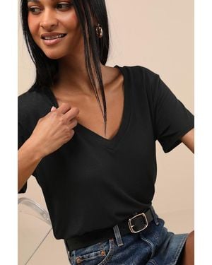 Lulus Adyn V-Neck Short Sleeve Tee - Black