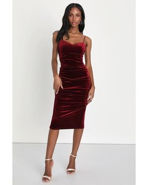 Lulus Plush Personality Velvet Ruched Bodycon Midi Dress - Red
