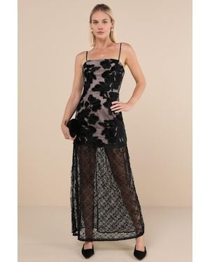 Elliatt Zara Lace Convertible Maxi Dress - Black
