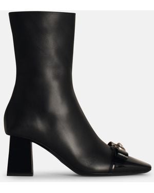 ショートブーツ・ブーティ VERSACE Woman Flat ankle boots Black 77VA3S5771570 899 VERSACE Woman Flat ankle boots Black 77VA3S5771570 899