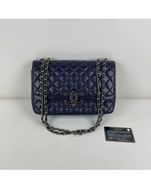 CHANEL Pre-Loved Bag Very Good Condition - Blue