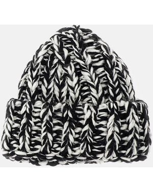 Ami Paris Xxl Knit Beanie - Black
