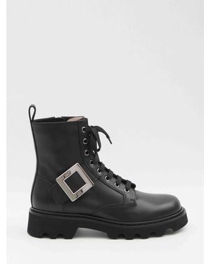 ロングブーツ ROGER VIVIER Tres Vivier Polly Bootie 45 ROGER VIVIER Tres Vivier Polly 45 buckled suede ankle boots