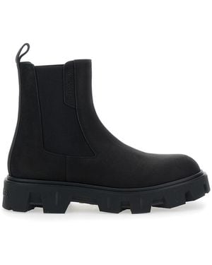 【関税＆送料込み】Moncler Boots Moncler x END. Takes a New Step With the Trailgrip Après