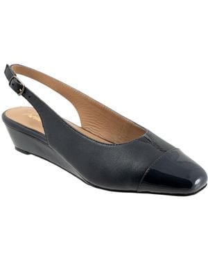 Trotters Dea Wedge Pump - Blue