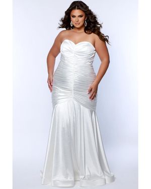 Sydney's Closet Fitted Strapless Sweetheart Neckline Evening Gown - White