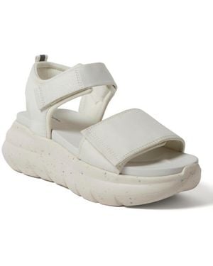 Dearfoams Odell Platform Sandal - Metallic