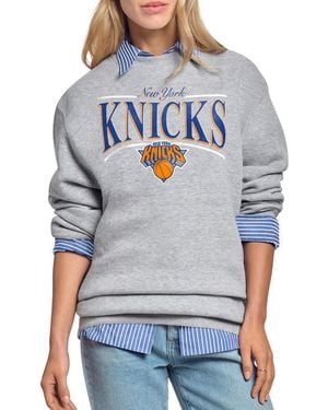 Starter New York Knicks Arch Stripe Fleece Crewneck Sweatshirt - Gray