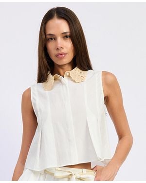 En Saison Anna Collared Sleeveless Pleated Top - White