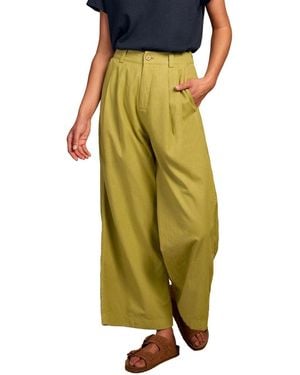 Celtic & Co. Pleat Front Crop Pants - Green