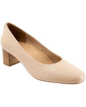 Trotters Daria Pumps - Natural