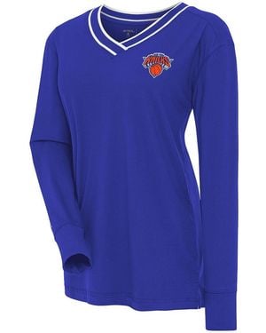 Antigua New York Knicks Symbolic Long Sleeve V-neck Top - Blue