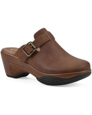 White Mountain Viewed Slip-on Clogs - Brown