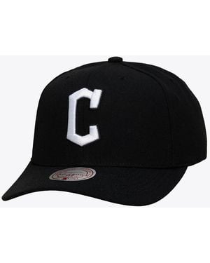 Mitchell & Ness Cleveland Guardians Pro Crown Snapback Baseball Cap - Black