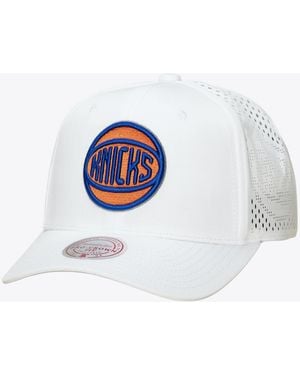 Mitchell & Ness New York Knicks Perfect Lightweight Pro Crown Adjustable Hat - White