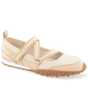 Kenneth Cole Vesper Almond Toe Sneakers - Natural