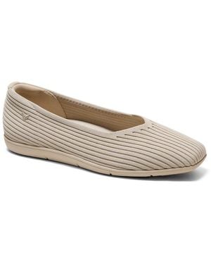 VIVAIA Margot Walker Air Lightweight Square-toe Flats - White