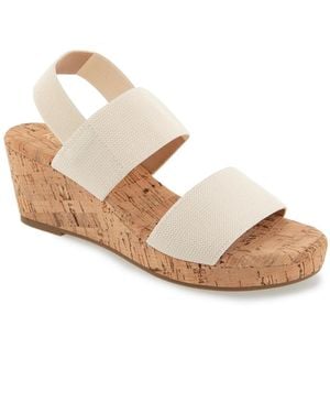 Kensie Jakura Flat Sandal - Natural