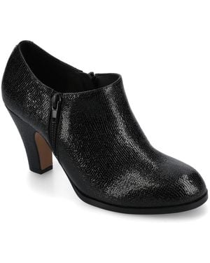 Journee Collection Sanzi Round Toe Heeled Shooties - Black