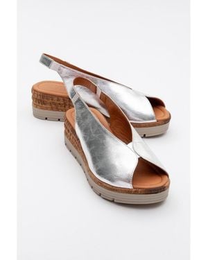 Forever & Always Shoes Blom Leather Platform Sandal () - White