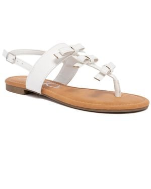 Sugar Buckle Round Toe Flat Sandals - White