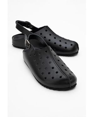 Forever & Always Shoes Justa Leather Clogs () - Black