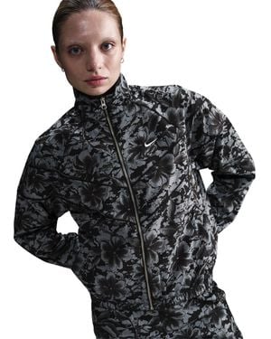 Designer Nike Windrunner Jackets for Women - Up to 40% off