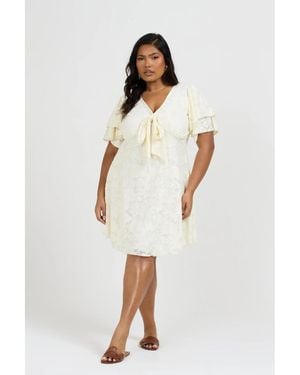 FASHION-SZN CURVE Plus Size Short Sleeve V-neck Mini Skater Dress - White