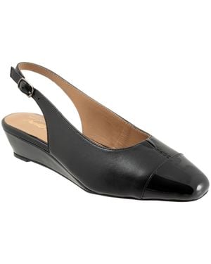 Trotters Dea Wedge Pump - Black