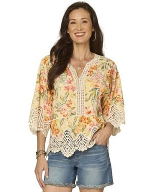 Democracy Petite V-notch Neck Scallop Edge Top - Natural