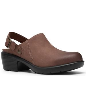 Clarks Collection Kynnzie Round Toe Mule Pumps - Brown