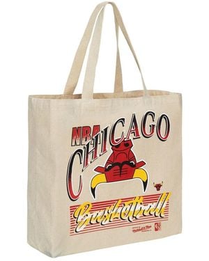 Mitchell & Ness Distressed Chicago Bulls Graphic Tote Bag - White