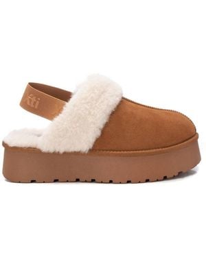 Xti Winter Suede Clogs By - Brown