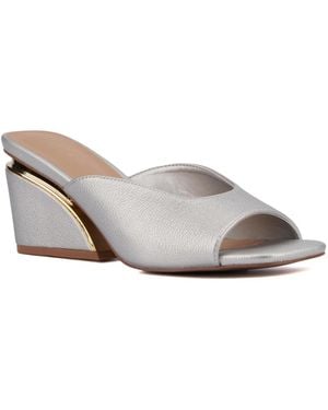 TORGEIS Carissa Wedge Sandals - White