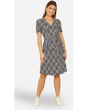 Yumi' Leaf Print Retro Shirt Dress - Blue