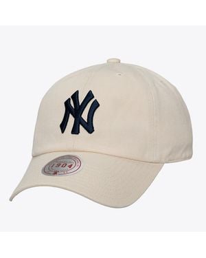 Mitchell & Ness And New York Yankees Off-season 1904 Strapback Adjustable Hat - White
