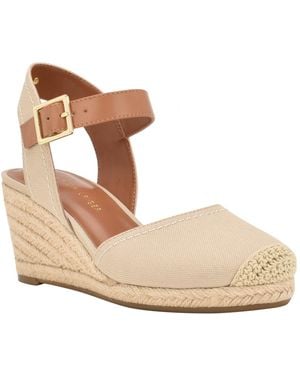 Tommy Hilfiger Nilsa Classic Close Toe Wedge Sandal - Natural