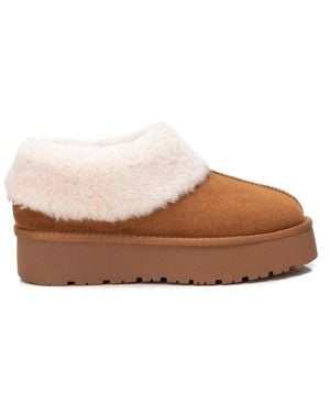 Xti Winter Suede Clogs By - Brown