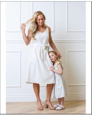 Hope & Henry Mommy Me Organic Cotton Seersucker Dresses In Taupe - White