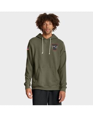 Nike New England Patriots 2025 Salute To Service Sideline Standard Issue Dri-fit Hoodie - Green