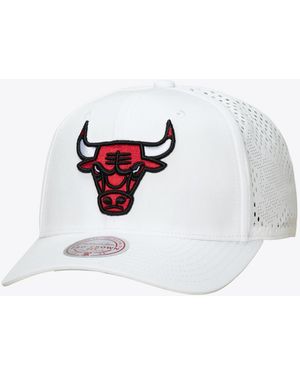 Mitchell & Ness Chicago Bulls Perfect Lightweight Pro Crown Snapback Hat - White