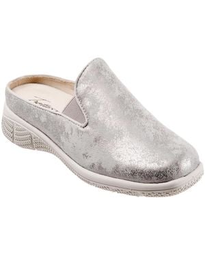 Trotters Uma Sneaker - White