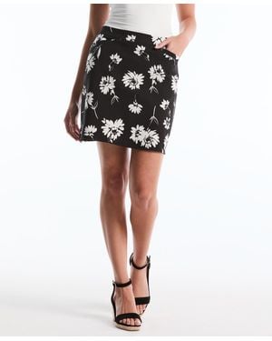 Rafaella Petite Daisy Print Skort - Black