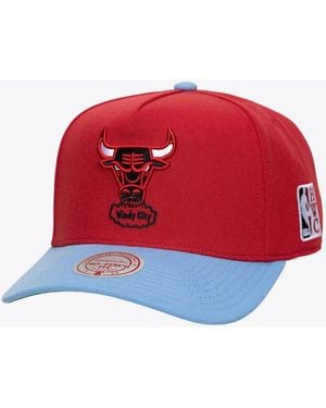 Mitchell & Ness Red Chicago Bulls Legendary Home Pro Pinch Snapback Hat