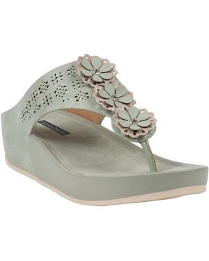 Gc Shoes Rana Floral Thong Wedge Sandals - Gray